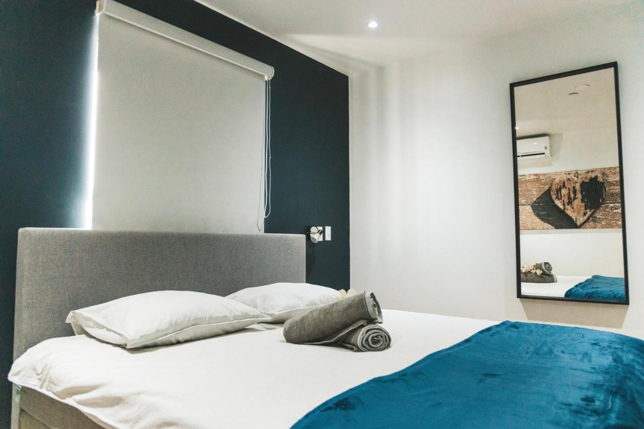 Gray Door Apartments - Adults Only Palm Beach Luaran gambar