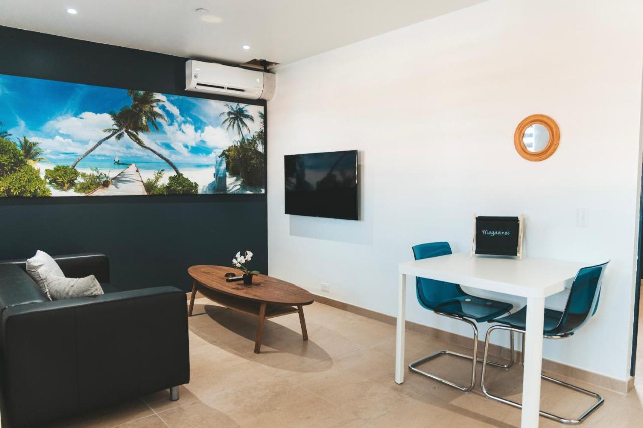 Gray Door Apartments - Adults Only Palm Beach Luaran gambar