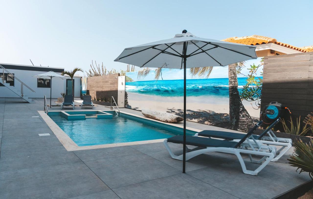 Gray Door Apartments - Adults Only Palm Beach Luaran gambar