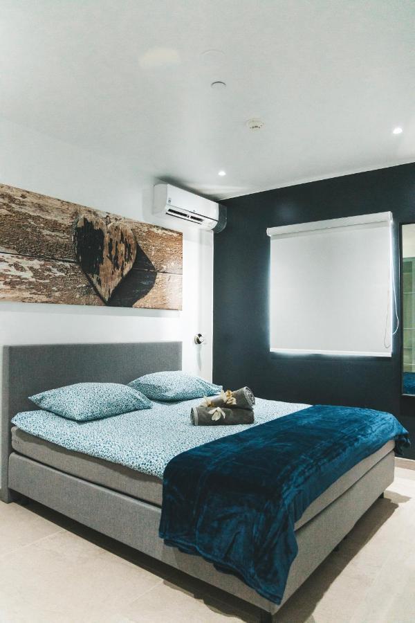 Gray Door Apartments - Adults Only Palm Beach Luaran gambar