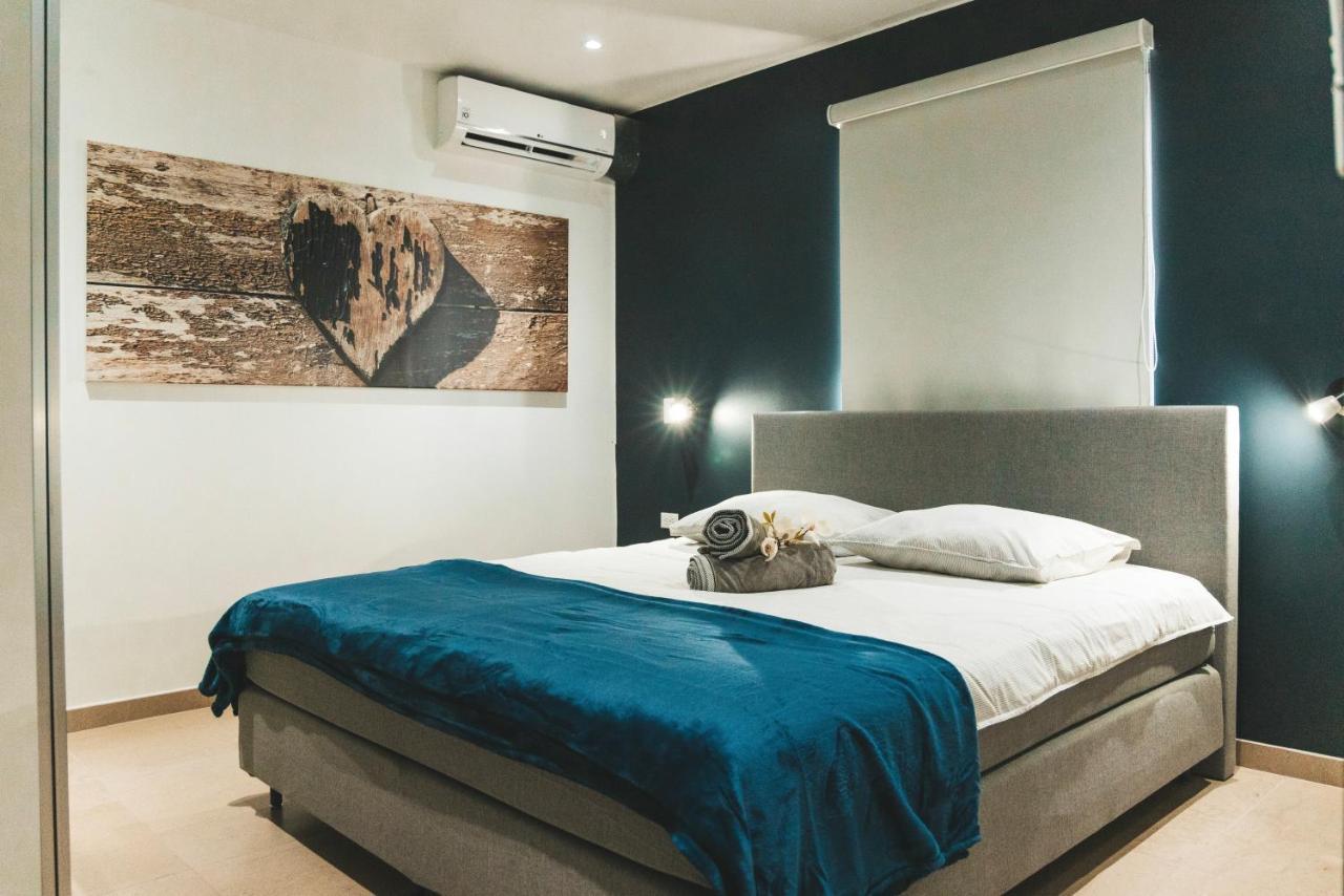 Gray Door Apartments - Adults Only Palm Beach Luaran gambar