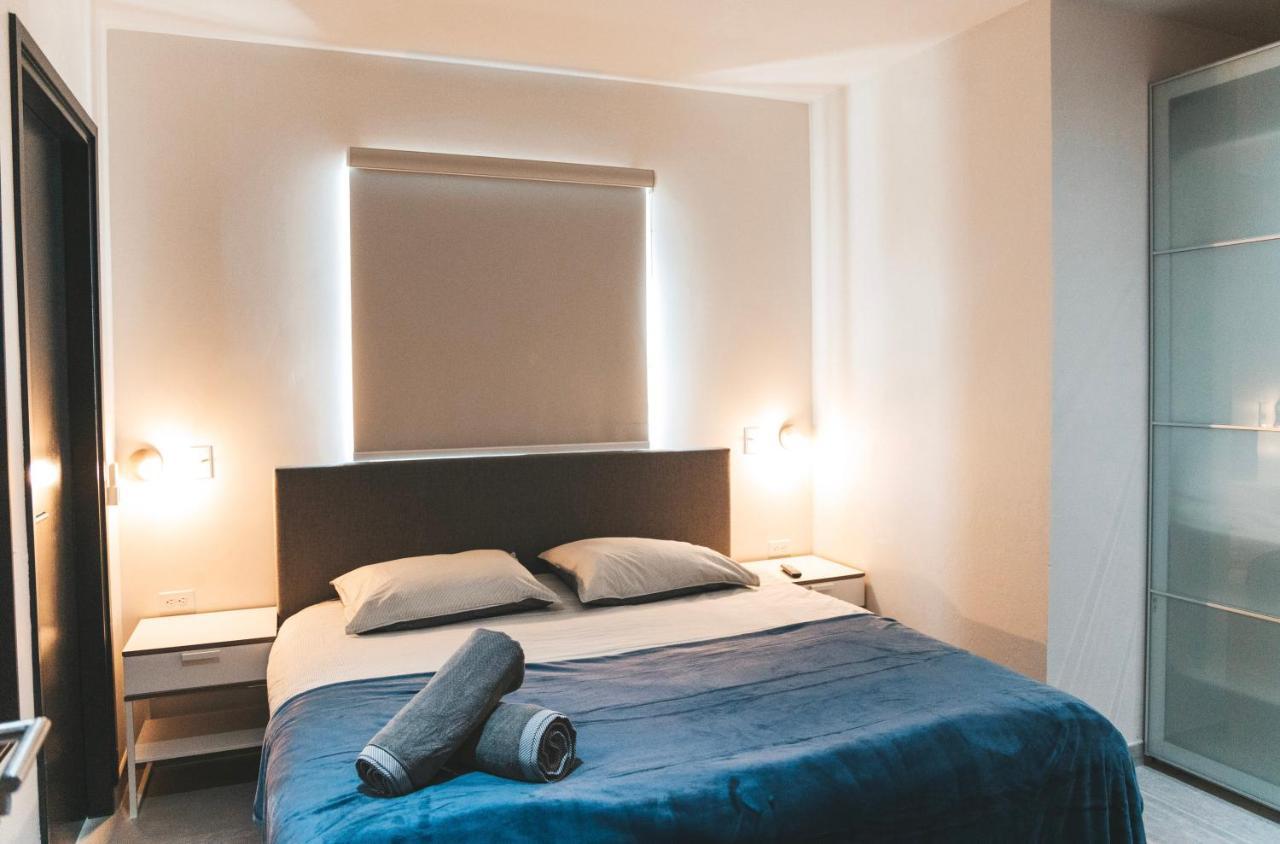 Gray Door Apartments - Adults Only Palm Beach Luaran gambar