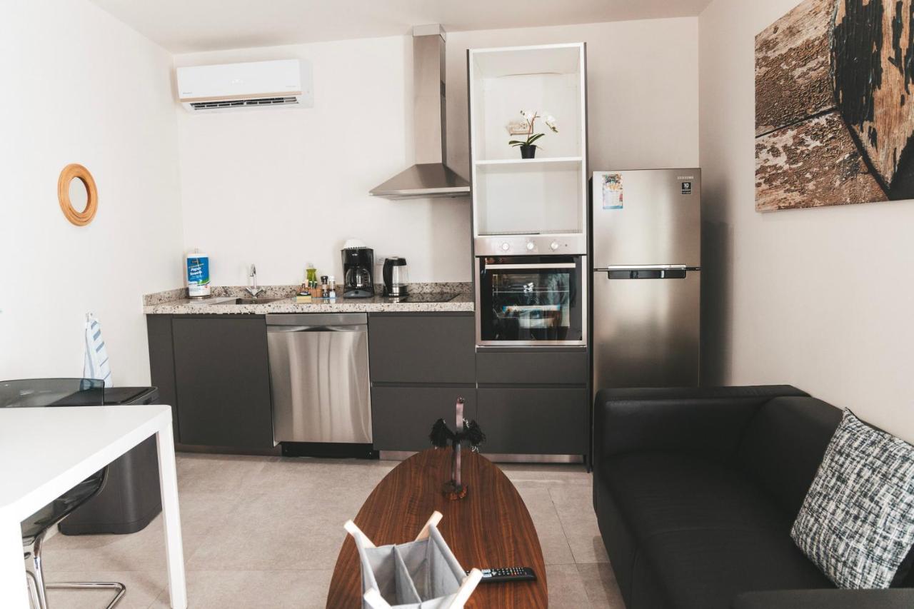 Gray Door Apartments - Adults Only Palm Beach Luaran gambar