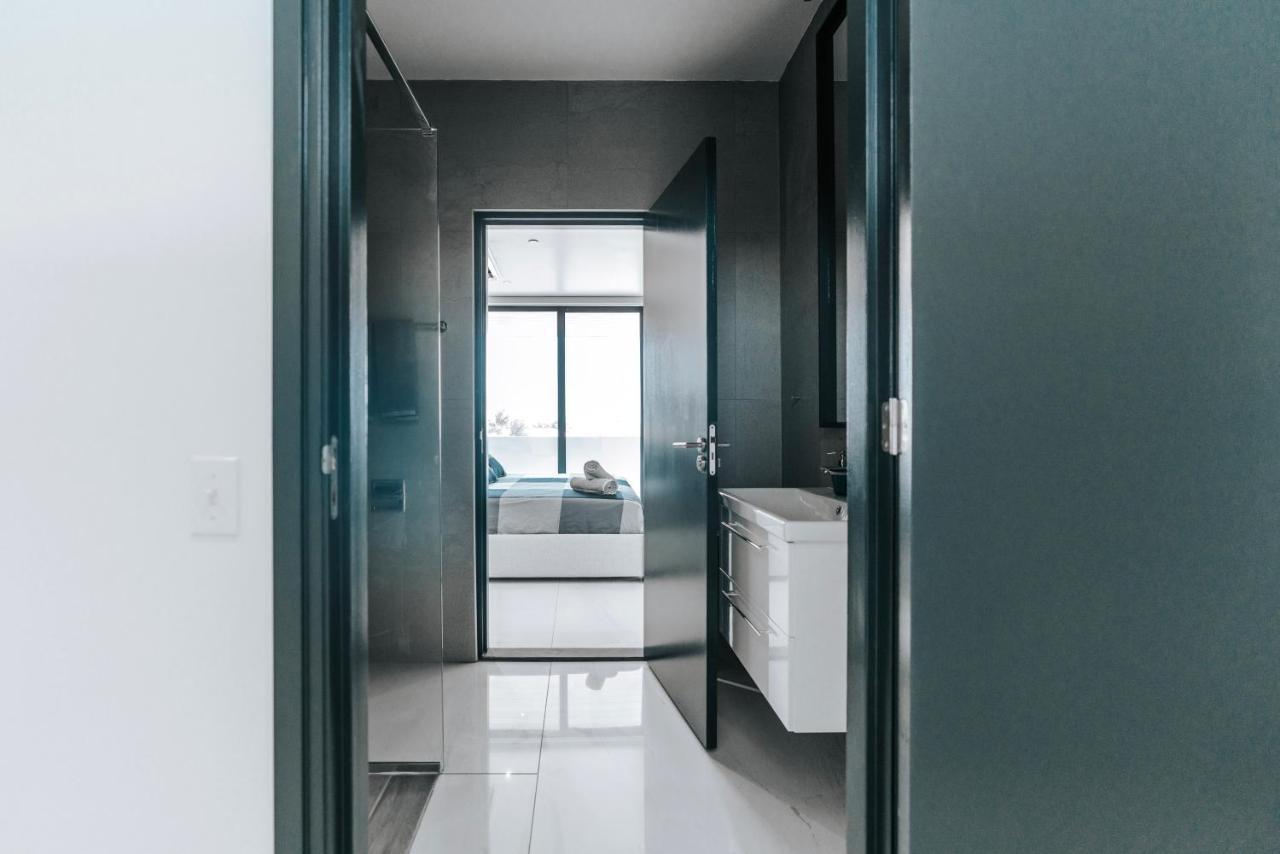 Gray Door Apartments - Adults Only Palm Beach Luaran gambar