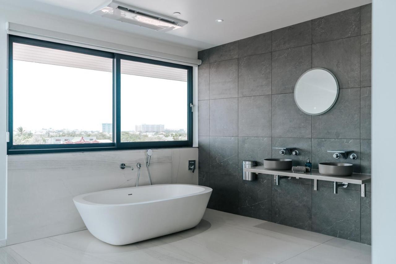 Gray Door Apartments - Adults Only Palm Beach Luaran gambar