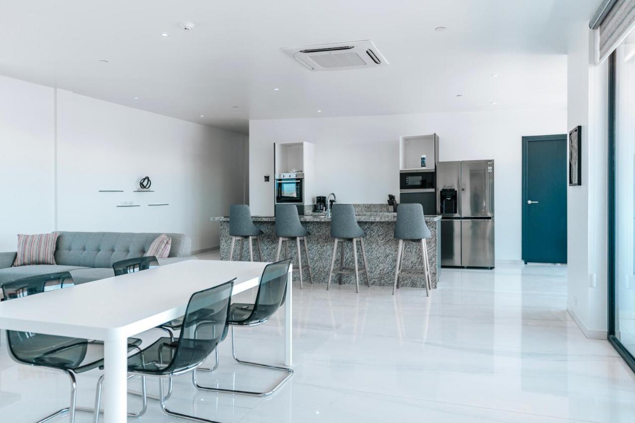 Gray Door Apartments - Adults Only Palm Beach Luaran gambar