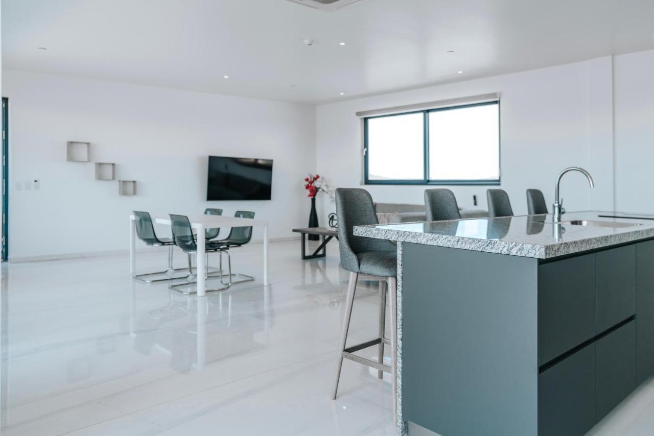 Gray Door Apartments - Adults Only Palm Beach Luaran gambar
