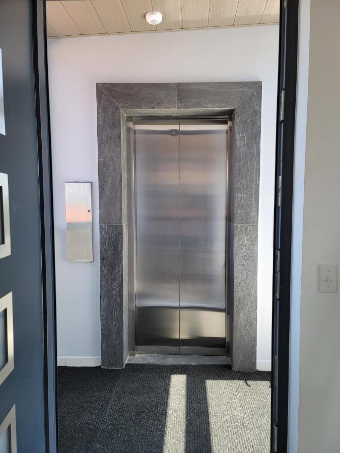 Gray Door Apartments - Adults Only Palm Beach Luaran gambar
