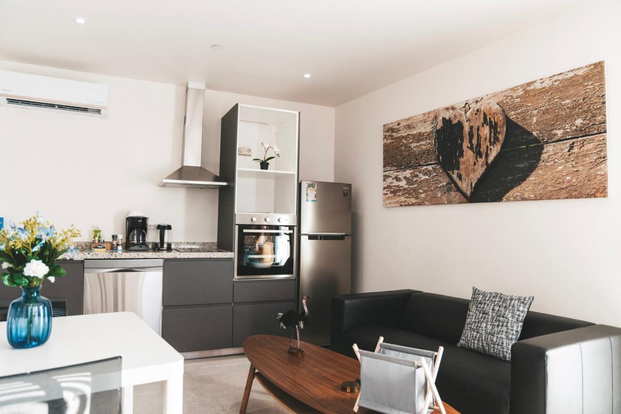 Gray Door Apartments - Adults Only Palm Beach Luaran gambar